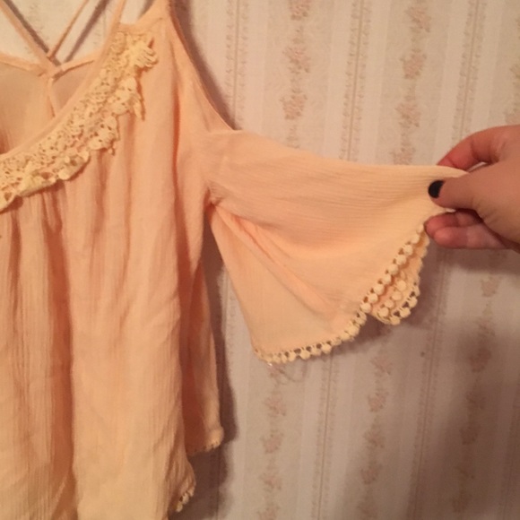 Light orange flowy top - Picture 2 of 4